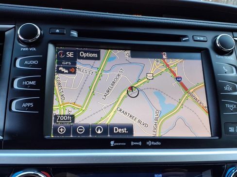 Used 2019 Toyota Highlander XLE image 20