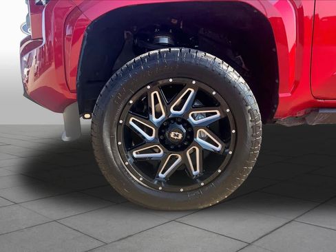 Used 2025 Toyota Tacoma SR5 AWD/4WD image 11