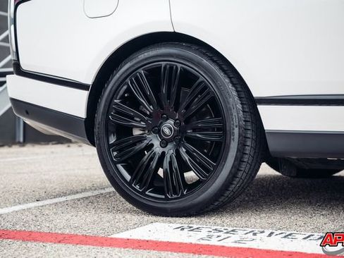 Used 2018 Land Rover Range Rover HSE image 48