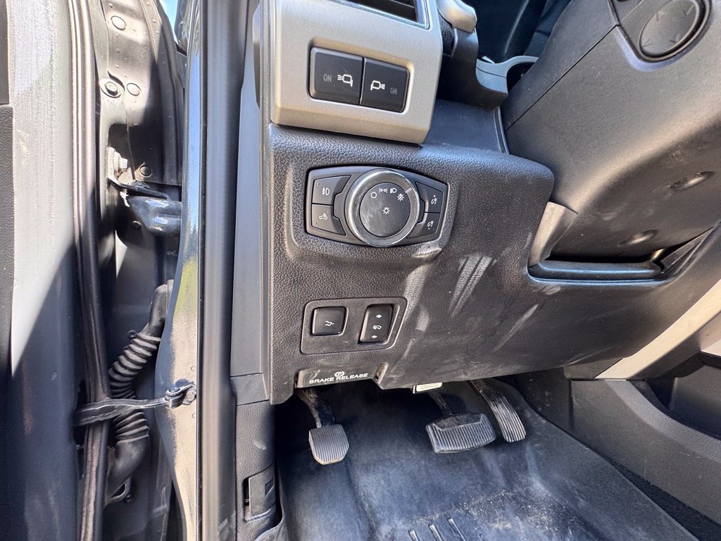 Used 2021 Ford F350 Lariat w/ Lariat Ultimate Package AWD/4WD image 35