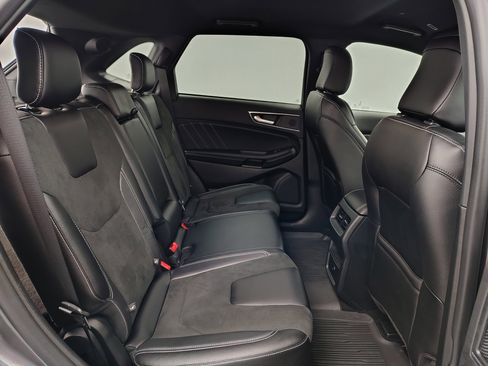 Used 2023 Ford Edge ST image 28