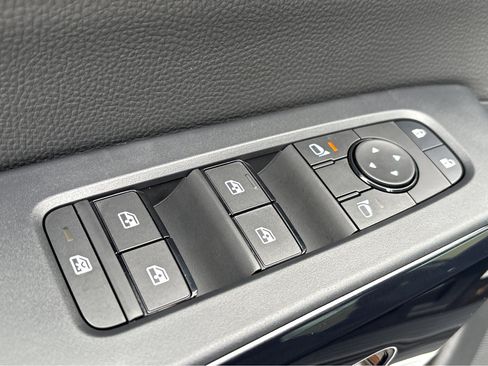 New 2026 Nissan Pathfinder SV image 19