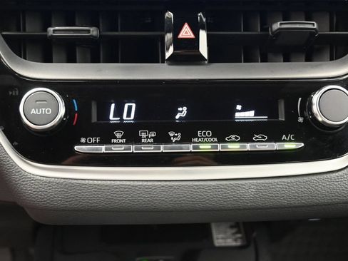 Certified 2026 Toyota Corolla SE w/ SE Package FWD image 20