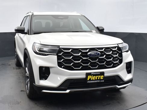 Used 2025 Ford Explorer Platinum w/ Ultimate Package image 6