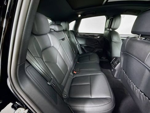 Certified 2026 Porsche Macan AWD/4WD image 28