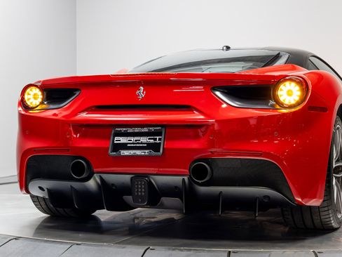 Used 2018 Ferrari 488 GTB image 72
