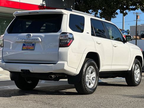 Used 2024 Toyota 4Runner SR5 Premium w/ Moonroof Package image 4