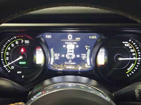 Used 2024 Jeep Wrangler Unlimited Sahara image 16