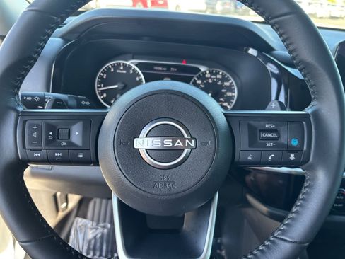 Certified 2024 Nissan Pathfinder SV image 21