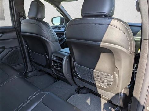 New 2025 Jeep Grand Cherokee Altitude image 29