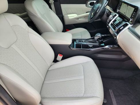 Certified 2023 Kia Sorento SX FWD image 14