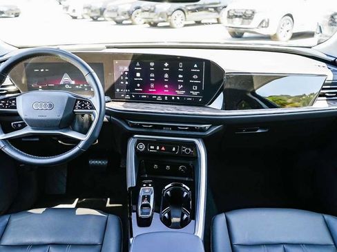 Used 2025 Audi Q5 Premium Plus w/ Premium Plus AWD/4WD image 12