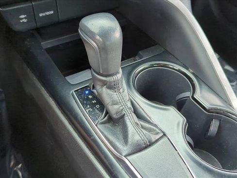 Used 2018 Toyota Camry SE w/ Convenience Package image 12