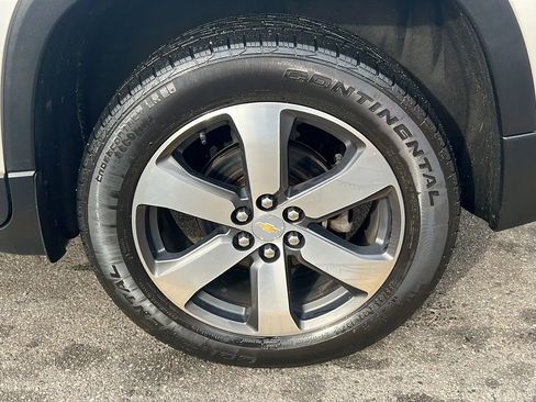 Used 2019 Chevrolet Traverse LT w/ LT Premium Package image 11