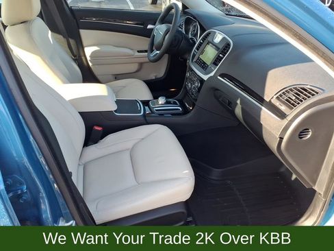 Used 2023 Chrysler 300 Touring L w/ Popular Equipment Group image 25