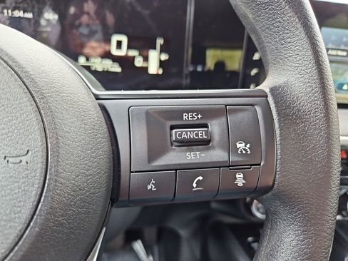 Used 2025 Nissan Kicks SV image 12