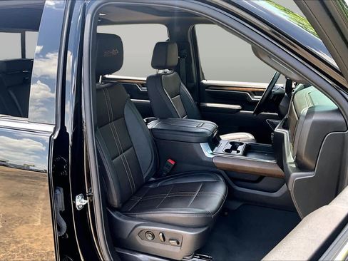 Used 2025 Chevrolet Silverado 3500 High Country w/ High Country Premium Package AWD/4WD image 9