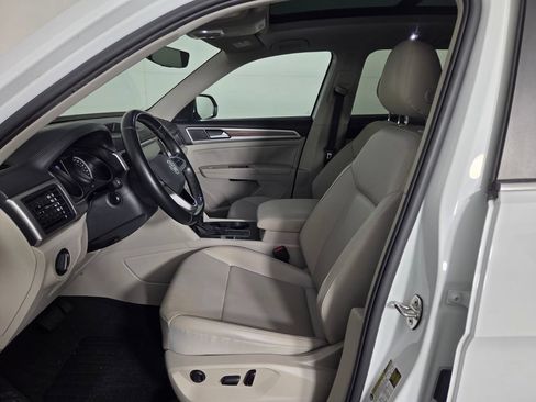 Used 2021 Volkswagen Atlas SE w/ Panoramic Sunroof Package FWD image 8