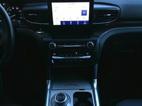 Used 2020 Ford Explorer Limited image 41