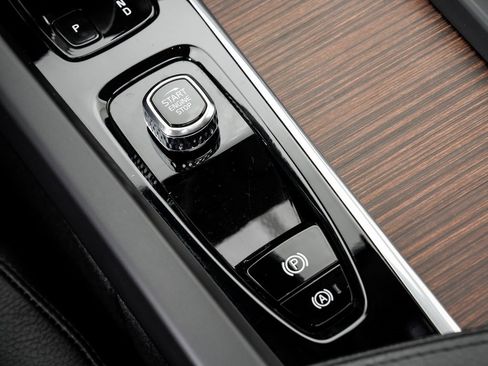 Used 2022 Volvo XC60 B5 Momentum w/ Advanced Package image 20