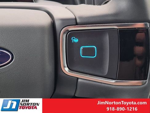 Used 2025 Ford Expedition Active AWD/4WD image 30
