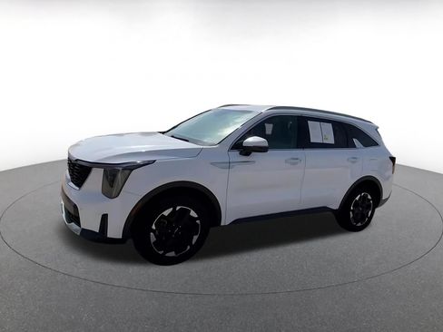 Used 2024 Kia Sorento S FWD image 8
