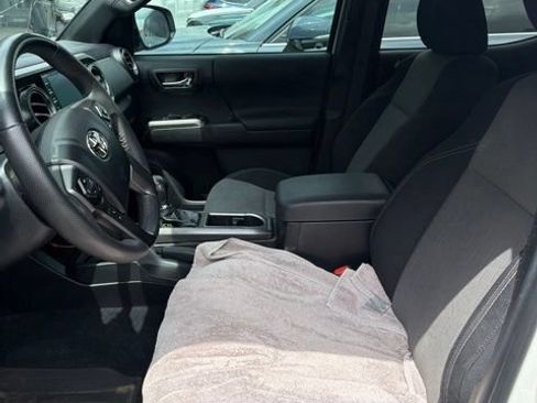 Used 2023 Toyota Tacoma TRD Sport RWD image 5