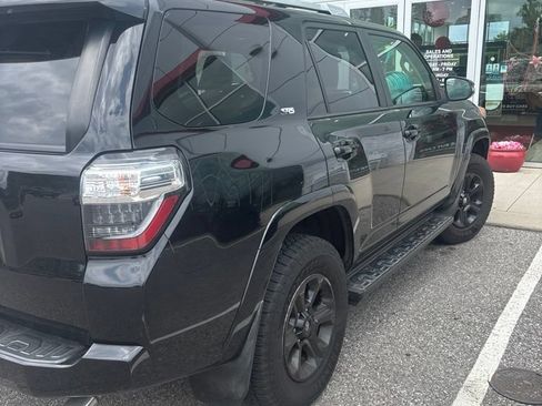 Used 2018 Toyota 4Runner SR5 Premium AWD/4WD image 3