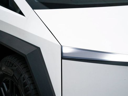 Used 2024 Tesla Cybertruck AWD Crew Cab image 6