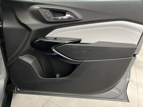 Used 2025 Chevrolet Trax LT image 24