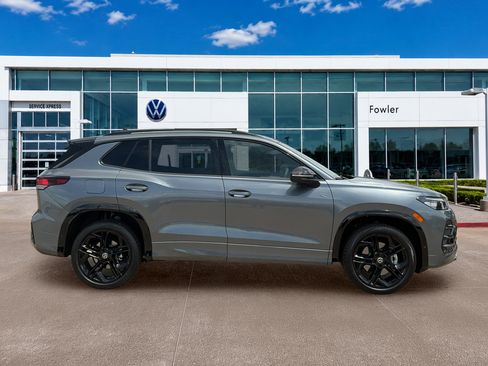 New 2026 Volkswagen Tiguan SE R-Line AWD/4WD image 4
