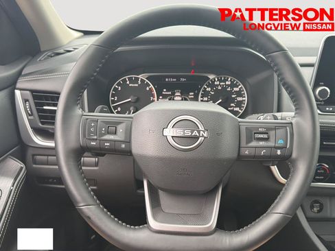 Used 2025 Nissan Rogue SV FWD image 15