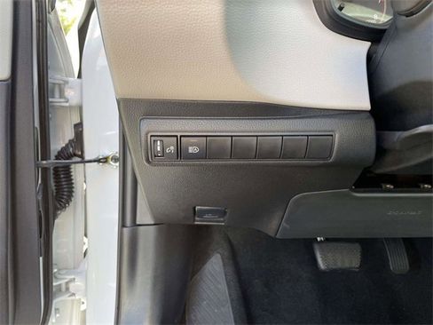 Used 2023 Toyota Corolla LE image 21