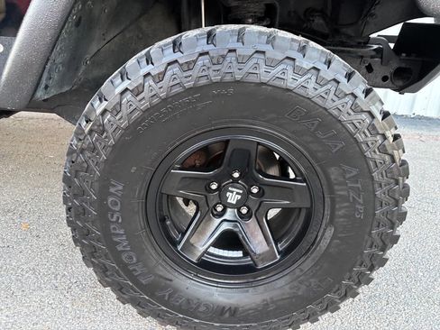 Used 1998 Jeep Wrangler SE image 39