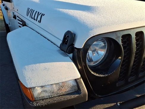 Used 2021 Jeep Gladiator Willys image 3