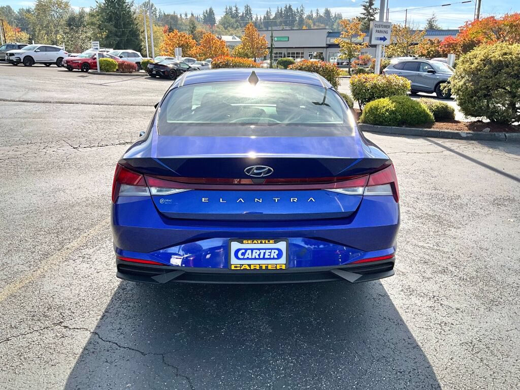 Used 2023 Hyundai Elantra SE w/ Preferred Accessory Package FWD image 6