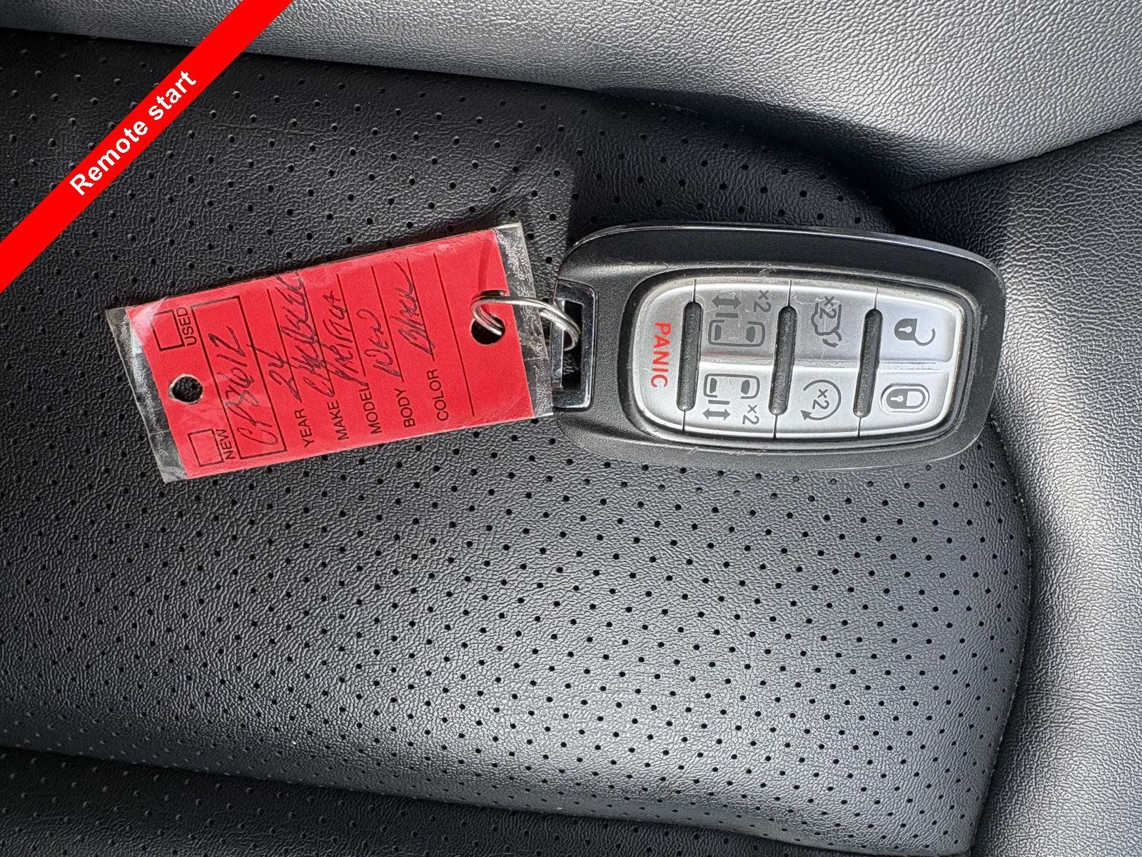 Used 2024 Chrysler Pacifica Touring-L FWD image 29