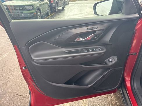 Used 2023 GMC Terrain SLT w/ Elevation Edition image 16