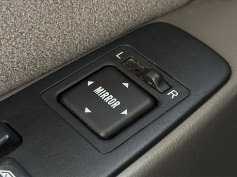 Used 2002 Toyota 4Runner SR5 image 31