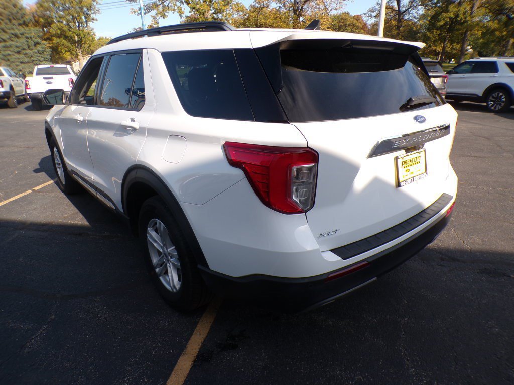 Used 2021 Ford Explorer XLT w/ Equipment Group 202A AWD/4WD image 13