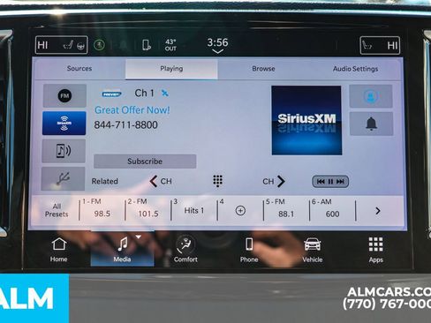 Used 2023 Chrysler Pacifica Touring-L image 42