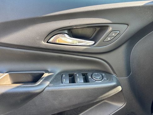 Used 2023 Chevrolet Equinox LT AWD/4WD image 12