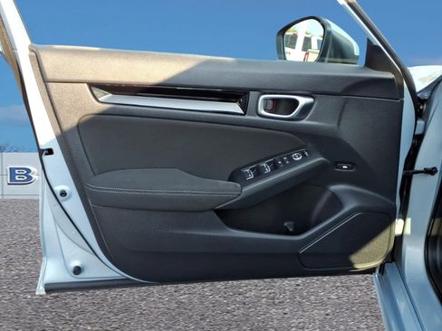 Used 2022 Honda Civic EX image 11