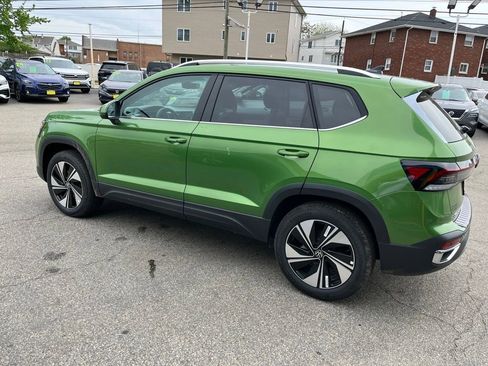 New 2026 Volkswagen Taos SE AWD/4WD image 10