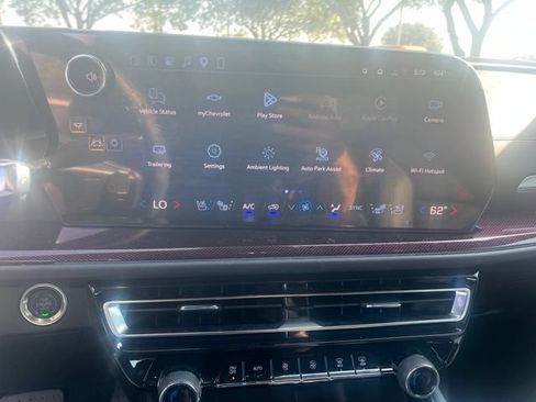 Used 2026 Chevrolet Traverse RS FWD image 7