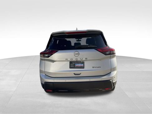 Used 2024 Nissan Rogue SV AWD/4WD image 6