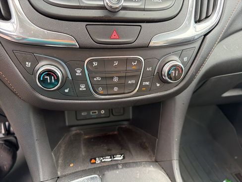 Used 2020 Chevrolet Equinox Premier FWD image 11