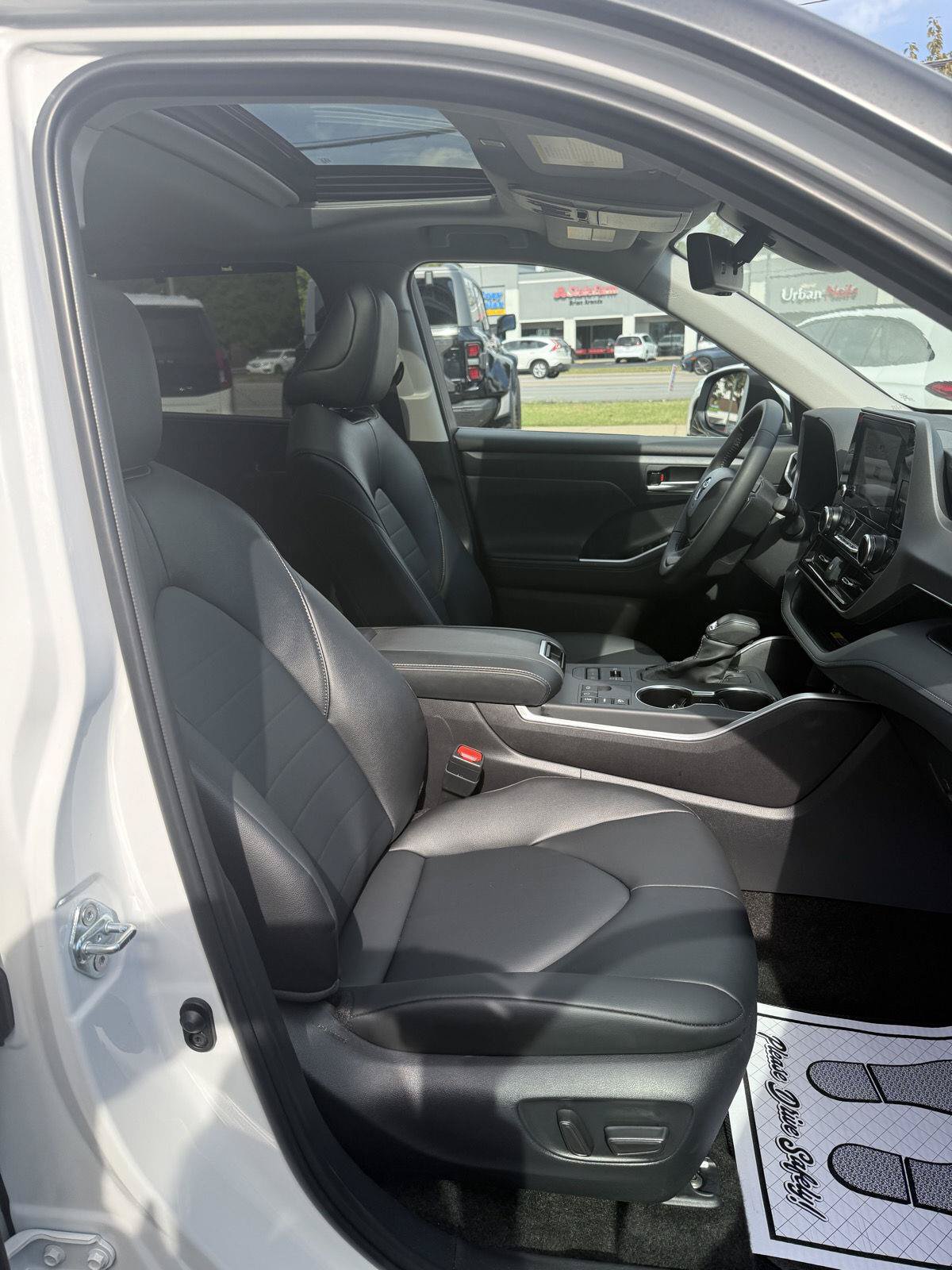 Used 2026 Toyota Highlander XLE AWD/4WD image 19