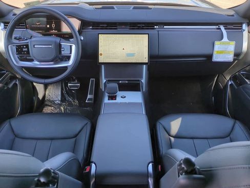 New 2025 Land Rover Range Rover Long Wheelbase SE image 14