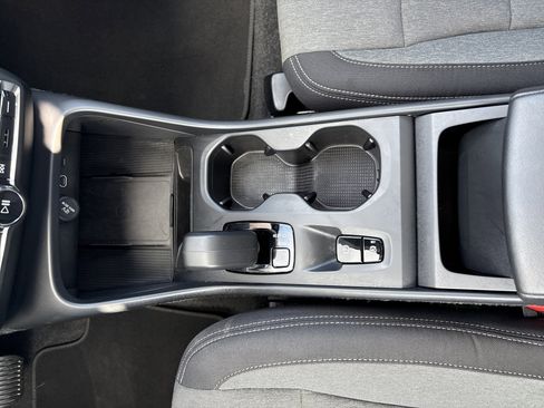 Certified 2025 Volvo XC40 B5 Core image 8